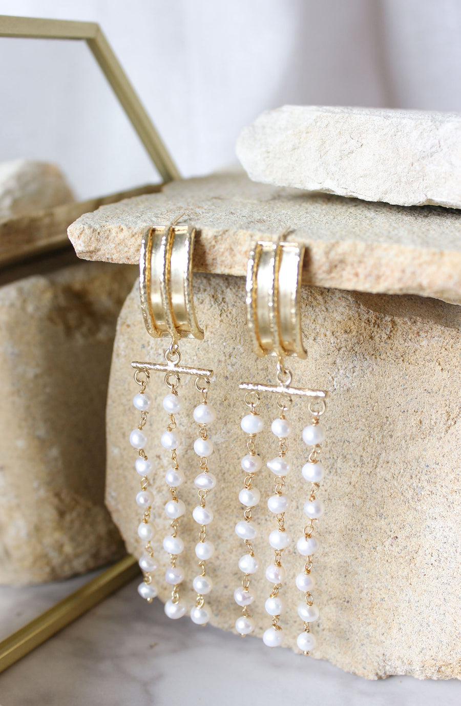 Elegant pearl bridal earrings